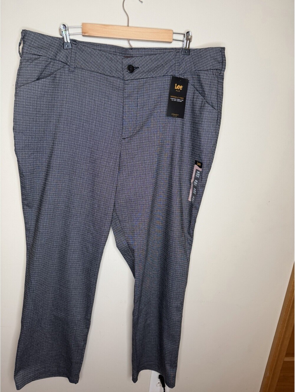 Lee Women's Dress Pants 22P, NWT Relaxed Fit Straight Leg Wrinkle Free